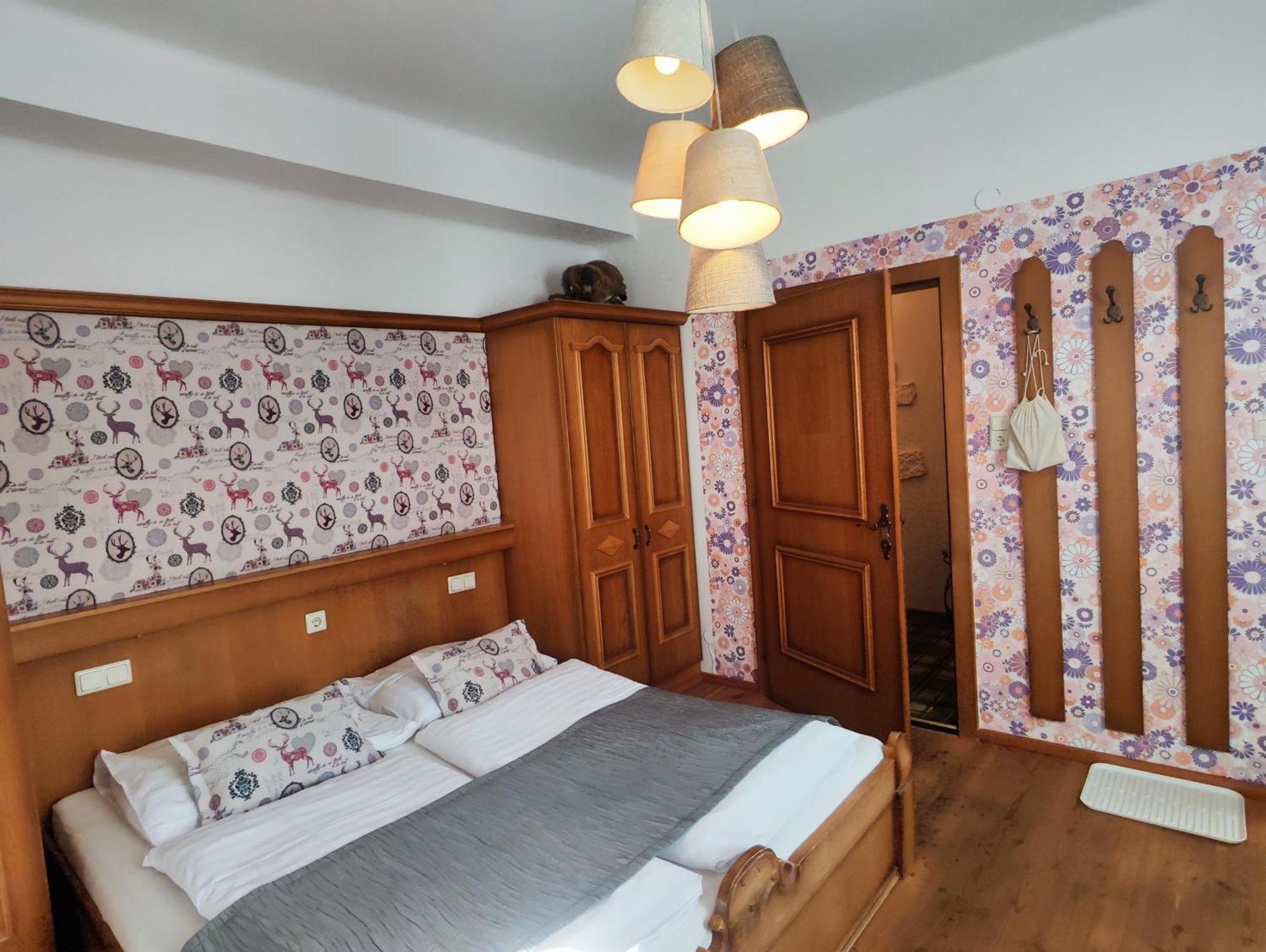 B&B Wienerhof Trins Bagian luar foto