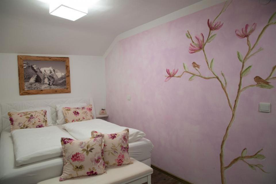 B&B Wienerhof Trins Bagian luar foto