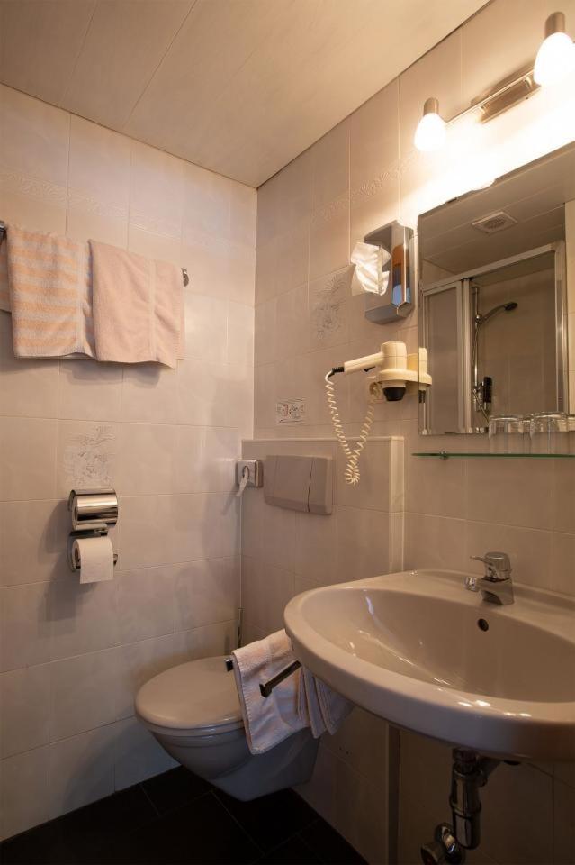 B&B Wienerhof Trins Bagian luar foto