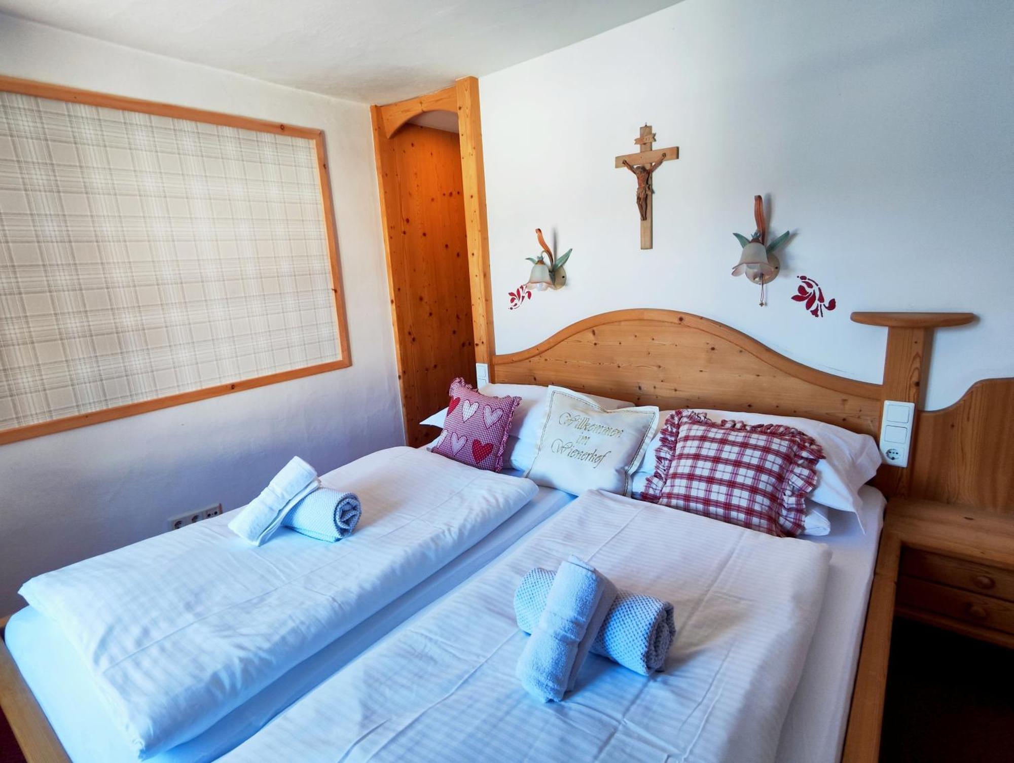 B&B Wienerhof Trins Bagian luar foto