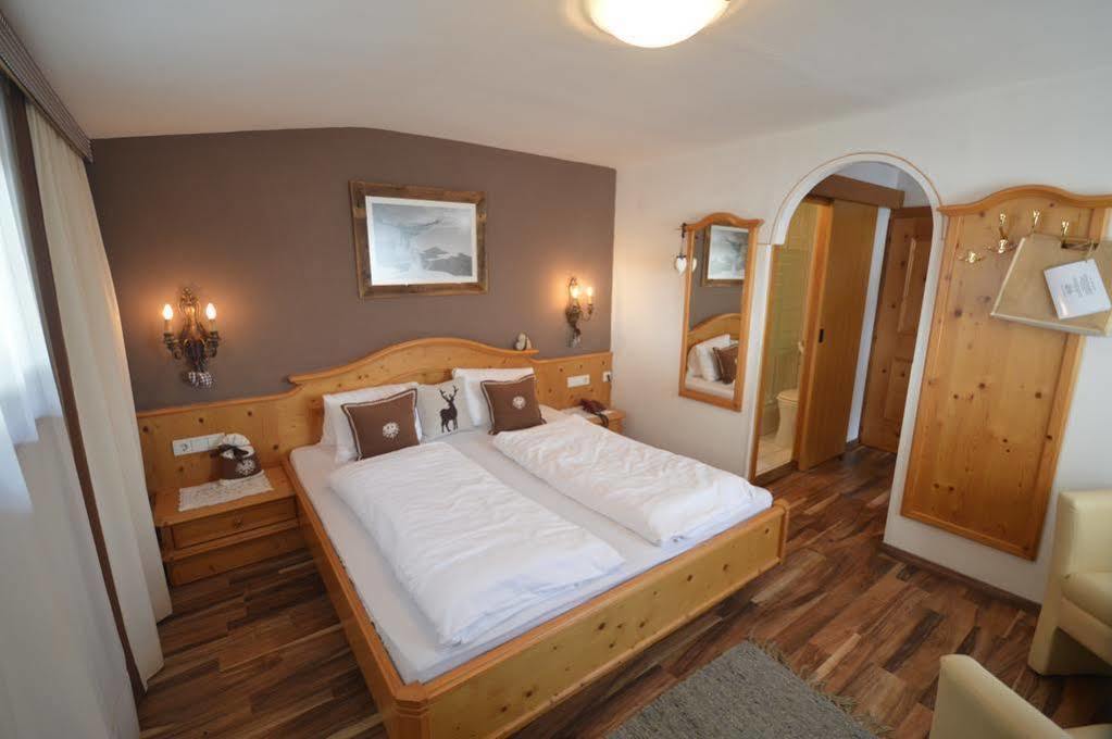 B&B Wienerhof Trins Bagian luar foto