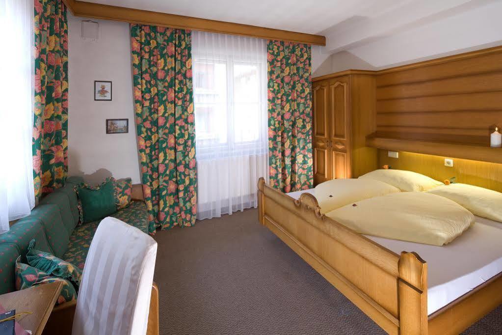 B&B Wienerhof Trins Bagian luar foto