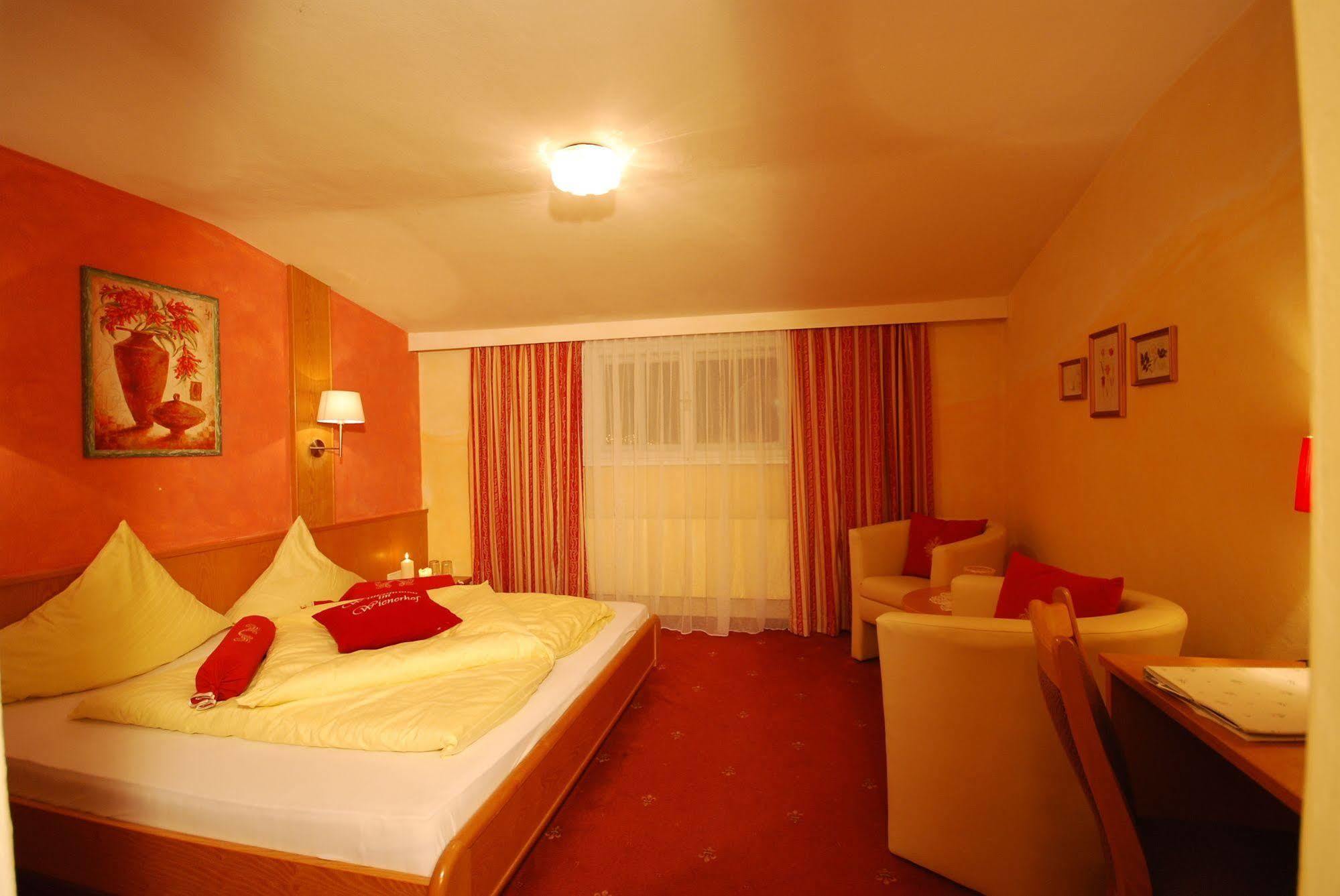 B&B Wienerhof Trins Bagian luar foto